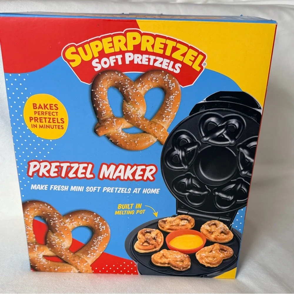SuperPretzel Soft Pretzels Maker - Black